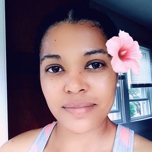 Meet your Posher, Alecia